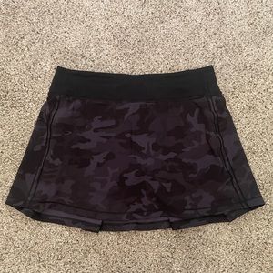Lululemon skirt 6 tall